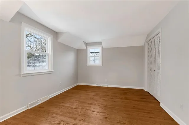 $699,950 | 900 Northeast Barnes Avenue, Kansas City, MO 64118