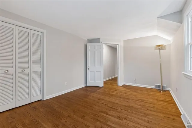 $699,950 | 900 Northeast Barnes Avenue, Kansas City, MO 64118