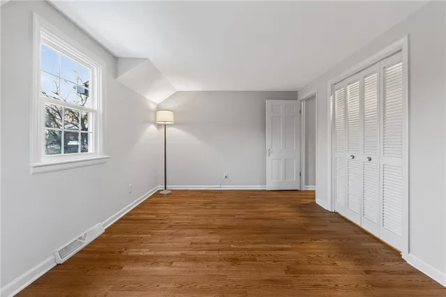 $699,950 | 900 Northeast Barnes Avenue, Kansas City, MO 64118