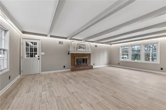 $699,950 | 900 Northeast Barnes Avenue, Kansas City, MO 64118