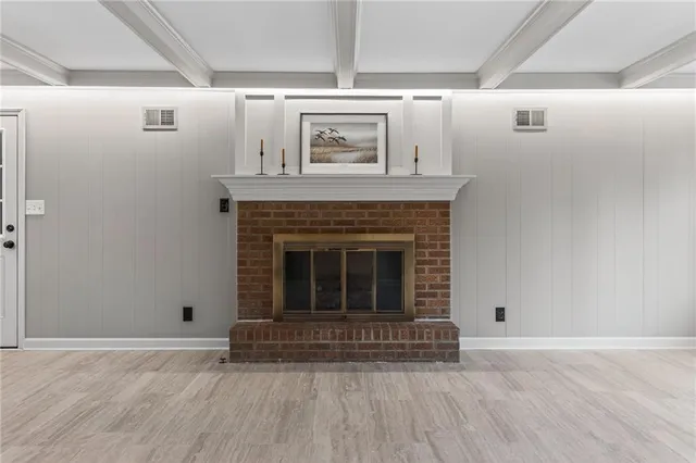 $699,950 | 900 Northeast Barnes Avenue, Kansas City, MO 64118