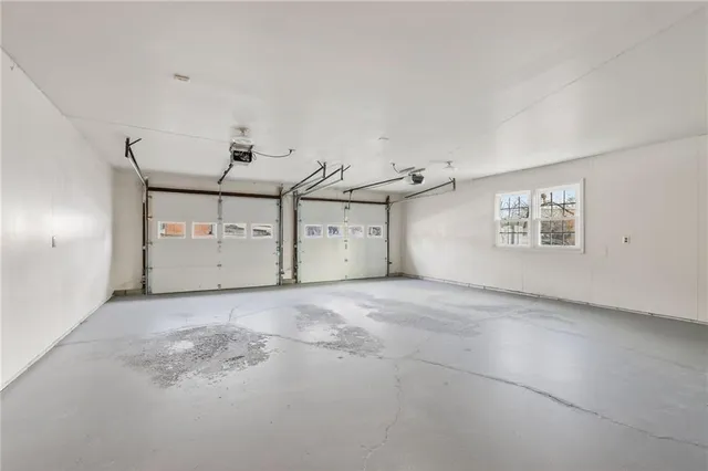 $699,950 | 900 Northeast Barnes Avenue, Kansas City, MO 64118