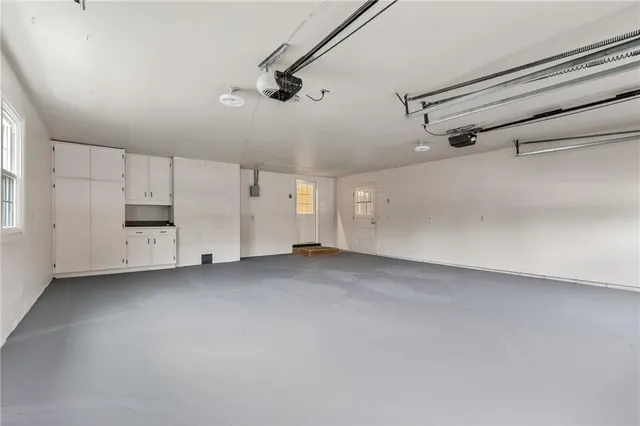 $699,950 | 900 Northeast Barnes Avenue, Kansas City, MO 64118