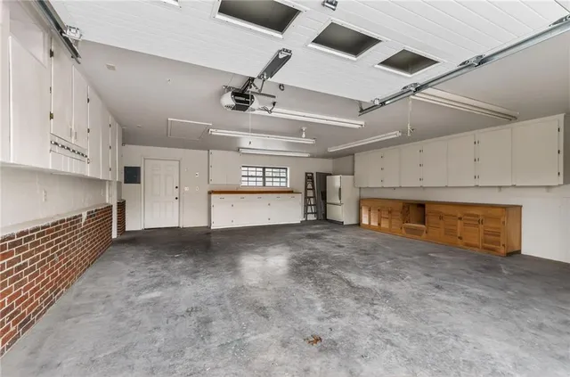 $699,950 | 900 Northeast Barnes Avenue, Kansas City, MO 64118