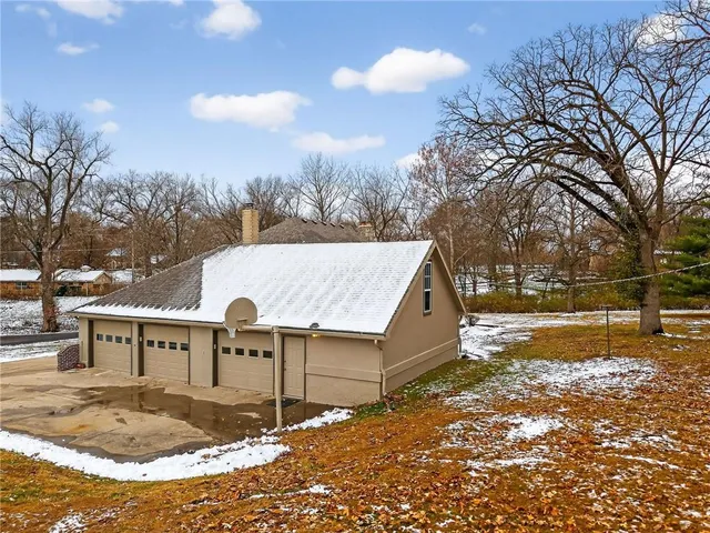 $699,950 | 900 Northeast Barnes Avenue, Kansas City, MO 64118