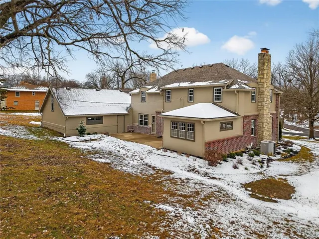 $699,950 | 900 Northeast Barnes Avenue, Kansas City, MO 64118