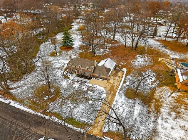 $699,950 | 900 Northeast Barnes Avenue, Kansas City, MO 64118