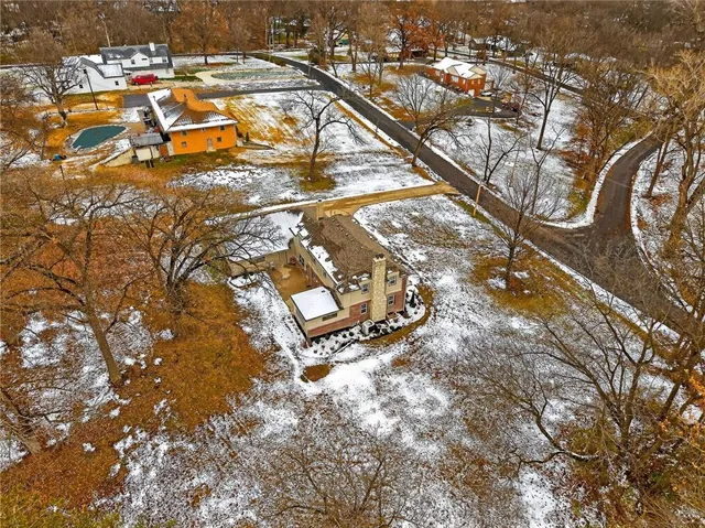 $699,950 | 900 Northeast Barnes Avenue, Kansas City, MO 64118