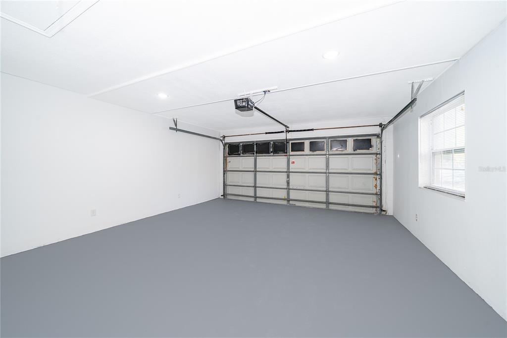 1652 Riveredge Road Oviedo, FL 32766 - Photo 19 of 22 a view of a garage