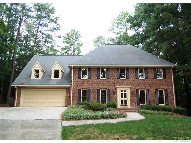 6905 Brook Ridge Court Raleigh, NC 27615 - Photo 1 of 25 UPDATED & Spacious all brick 2-story on beautifully landscaped cul-de-sac lot! In North Ridge, a desirable N. Raleigh n'hood w/Golf Course, Pools & Tennis close to shopping & restaurants, I-540 & I-440 for easy commuting! Exterior Front