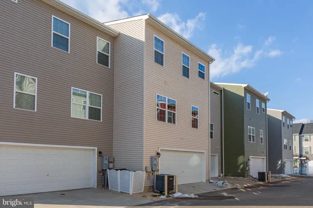 $429,000 | 2721 Wheatland Station Way, Fredericksburg, VA 22408