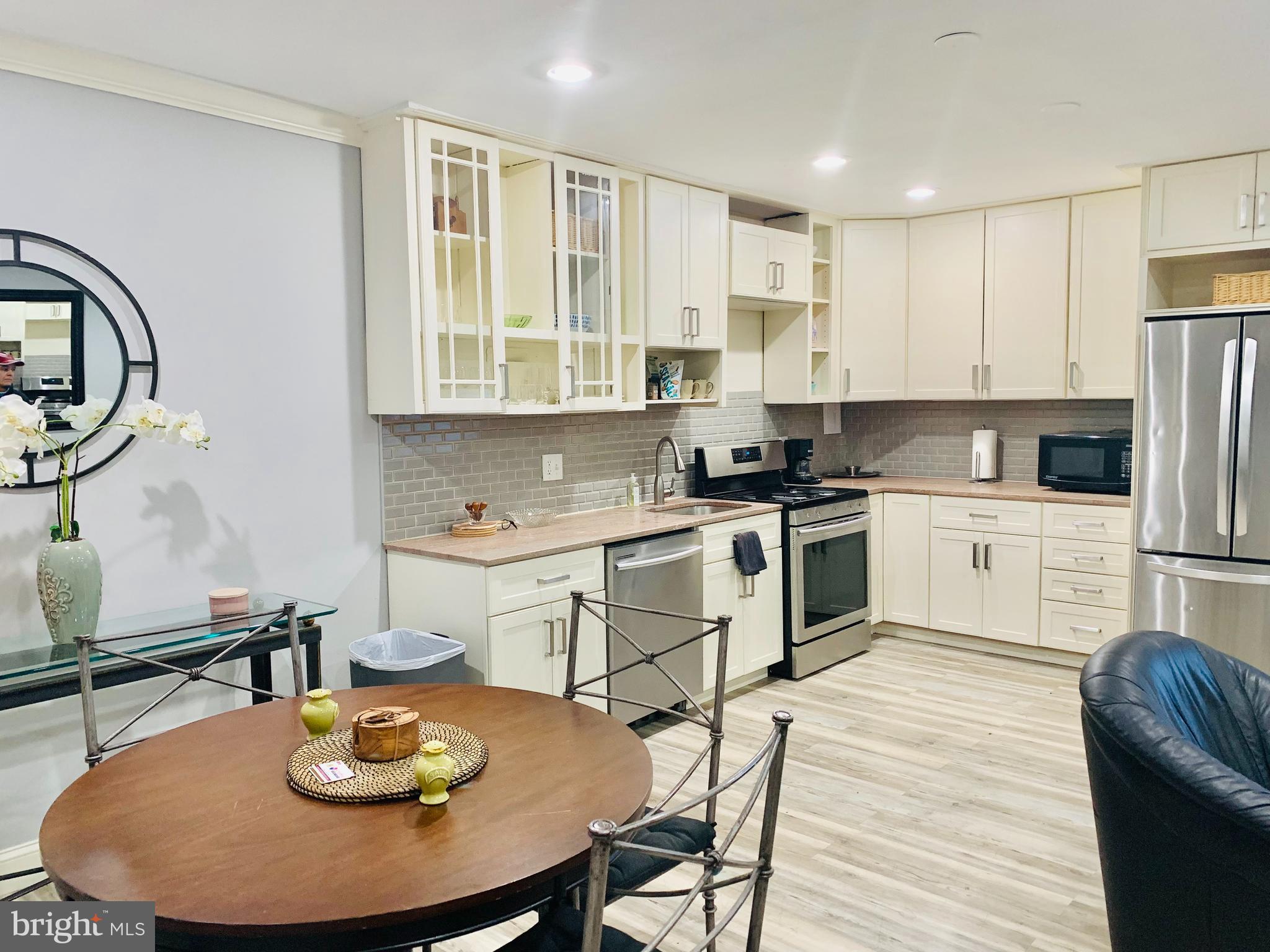 8601 Manchester Road, Unit 517 Silver Spring, MD 20901 - Photo 7 of 11 Kitchen