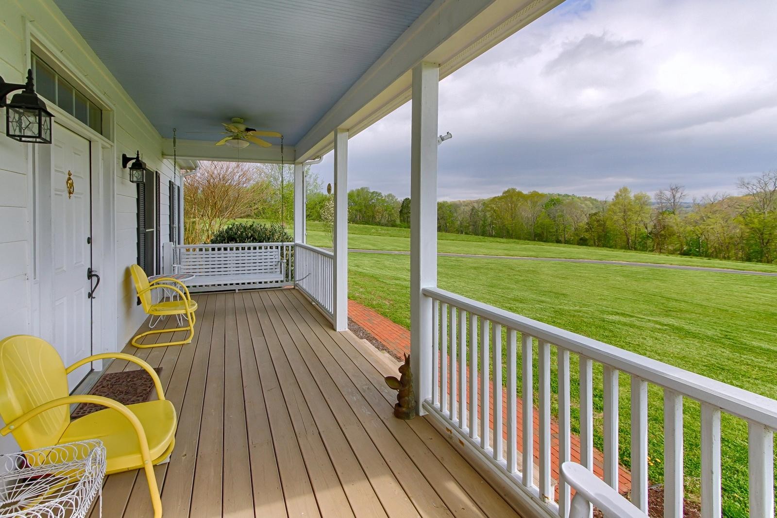 350 Cliff Top Road Blaine, TN 37709 - Photo 5 of 34 a view of a balcony with wooden floor