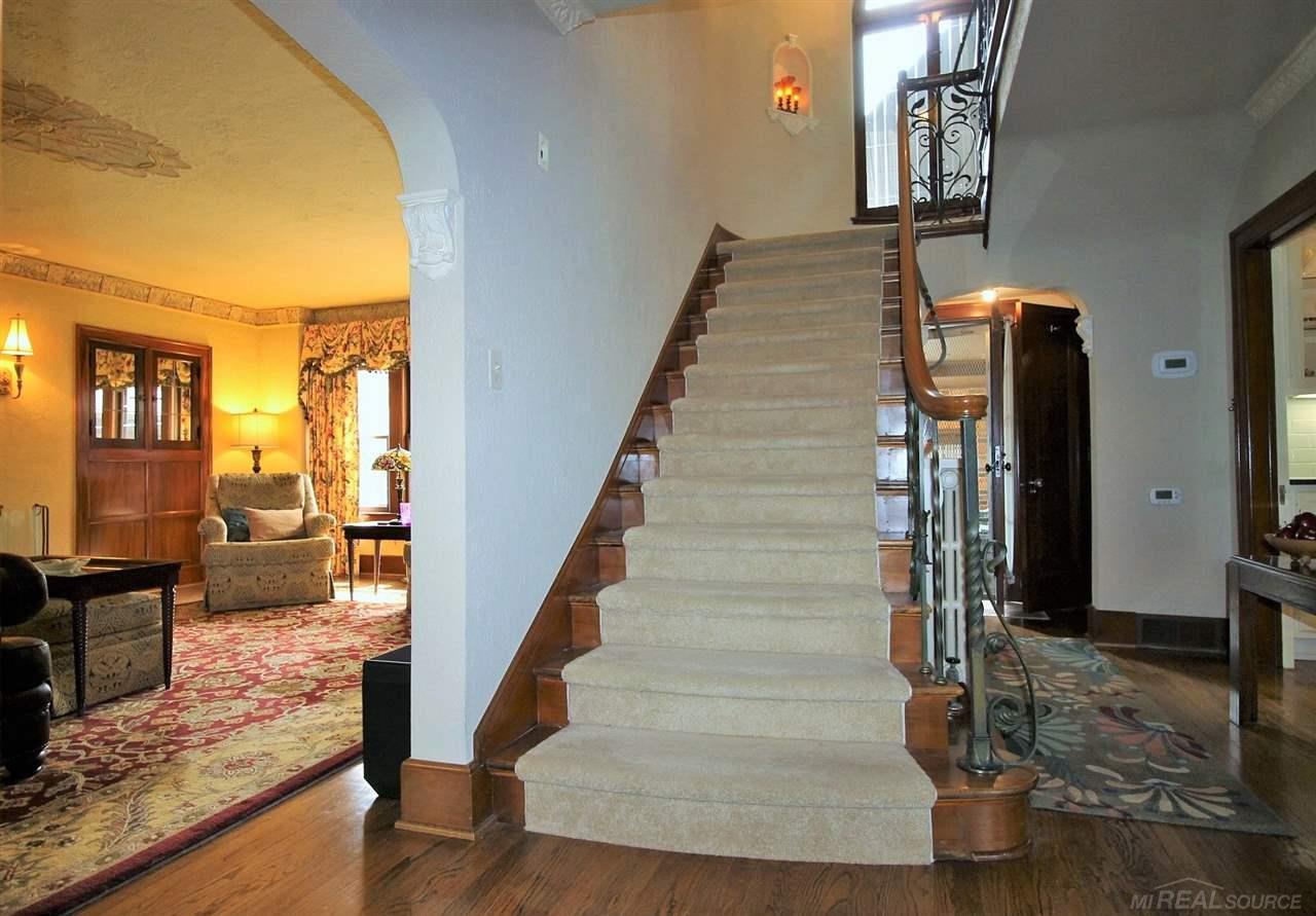 865 Trombley Road Grosse Pointe Park, MI 48230 - Photo 4 of 99