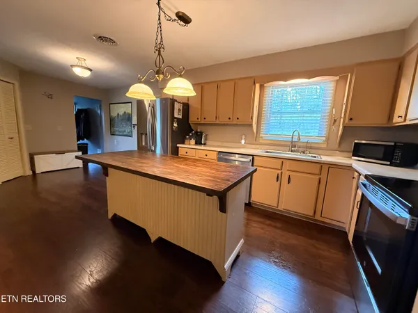 $250,000 | 4936 Hurricane Road, Jonesville, VA 24263