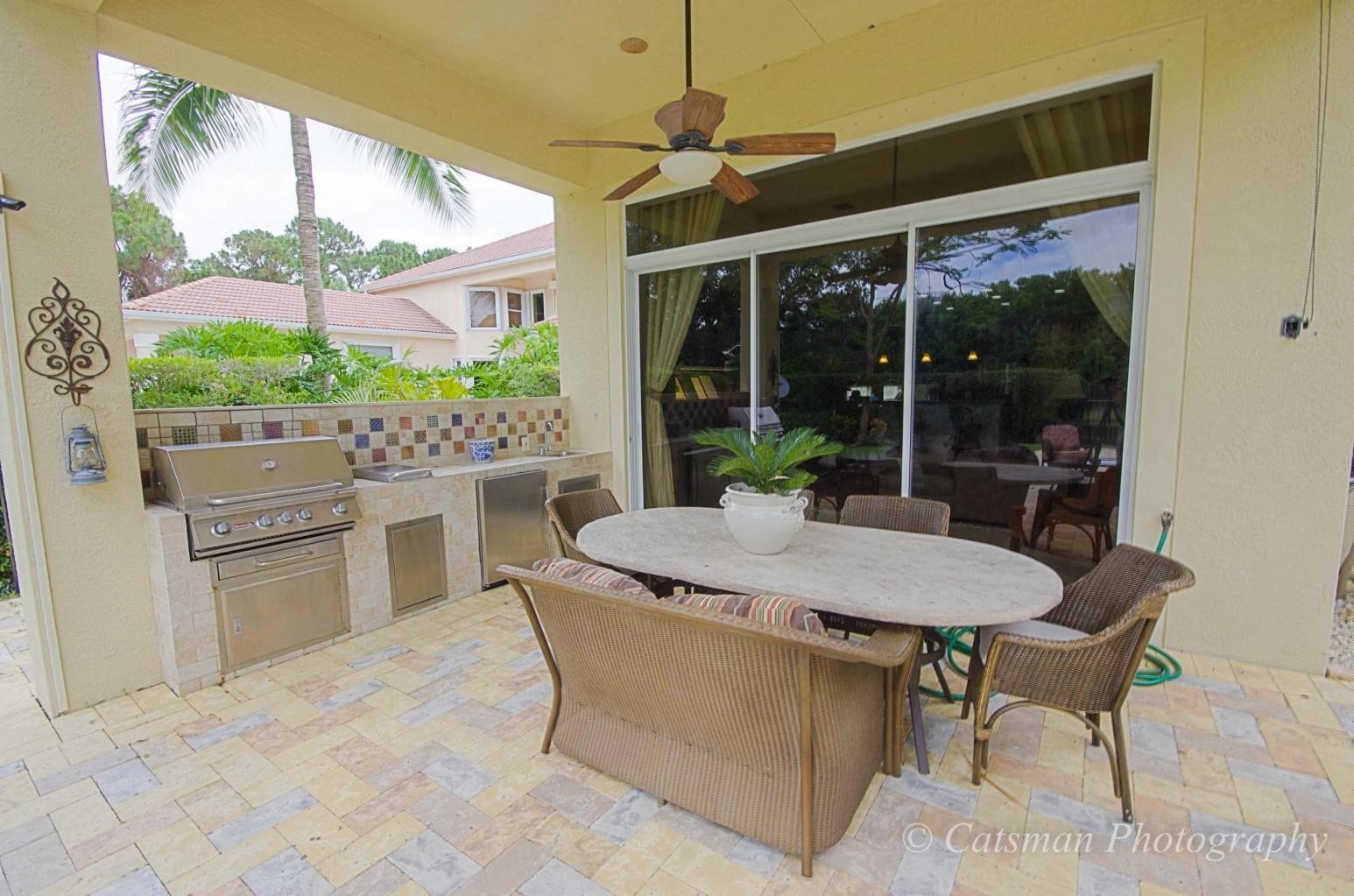 130 Bryce Lane Jupiter, FL 33458 - Photo 7 of 40 Outdoor kitchen