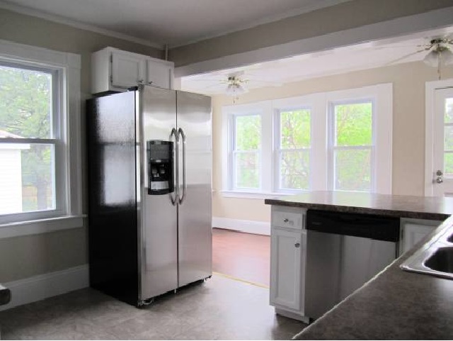 180 Calef Road Manchester, NH 03103 - Photo 14 of 23