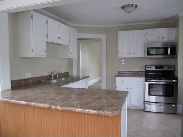 180 Calef Road Manchester, NH 03103 - Photo 15 of 23