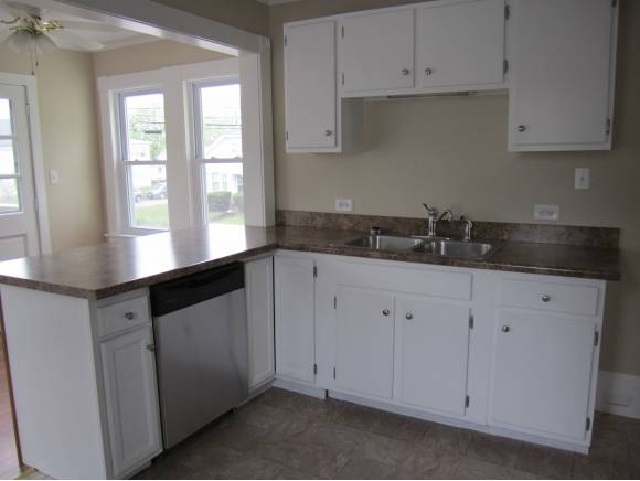 180 Calef Road Manchester, NH 03103 - Photo 16 of 23