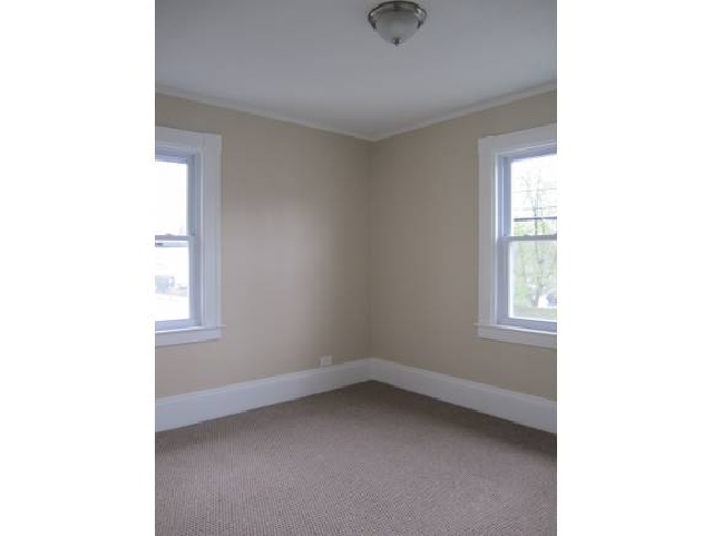 180 Calef Road Manchester, NH 03103 - Photo 19 of 23