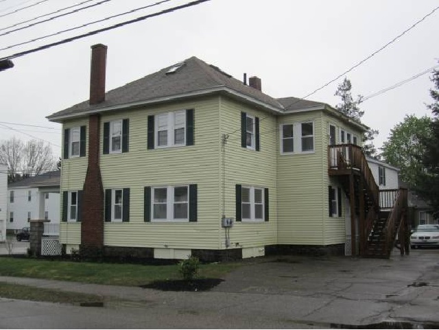 180 Calef Road Manchester, NH 03103 - Photo 3 of 23