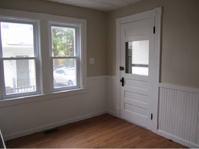 180 Calef Road Manchester, NH 03103 - Photo 4 of 23