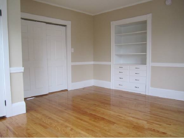 180 Calef Road Manchester, NH 03103 - Photo 9 of 23