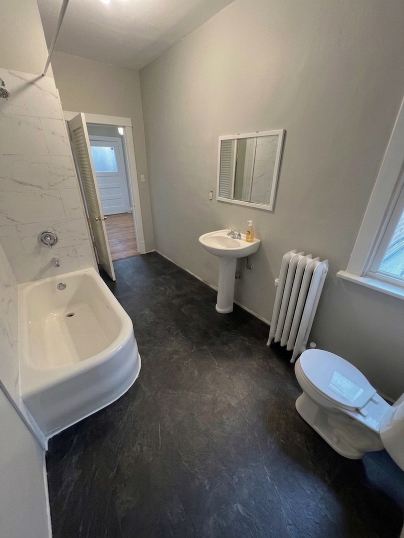 440 South Ridgeland Avenue, Unit 2S Oak Park, IL 60302 - Photo 7 of 9