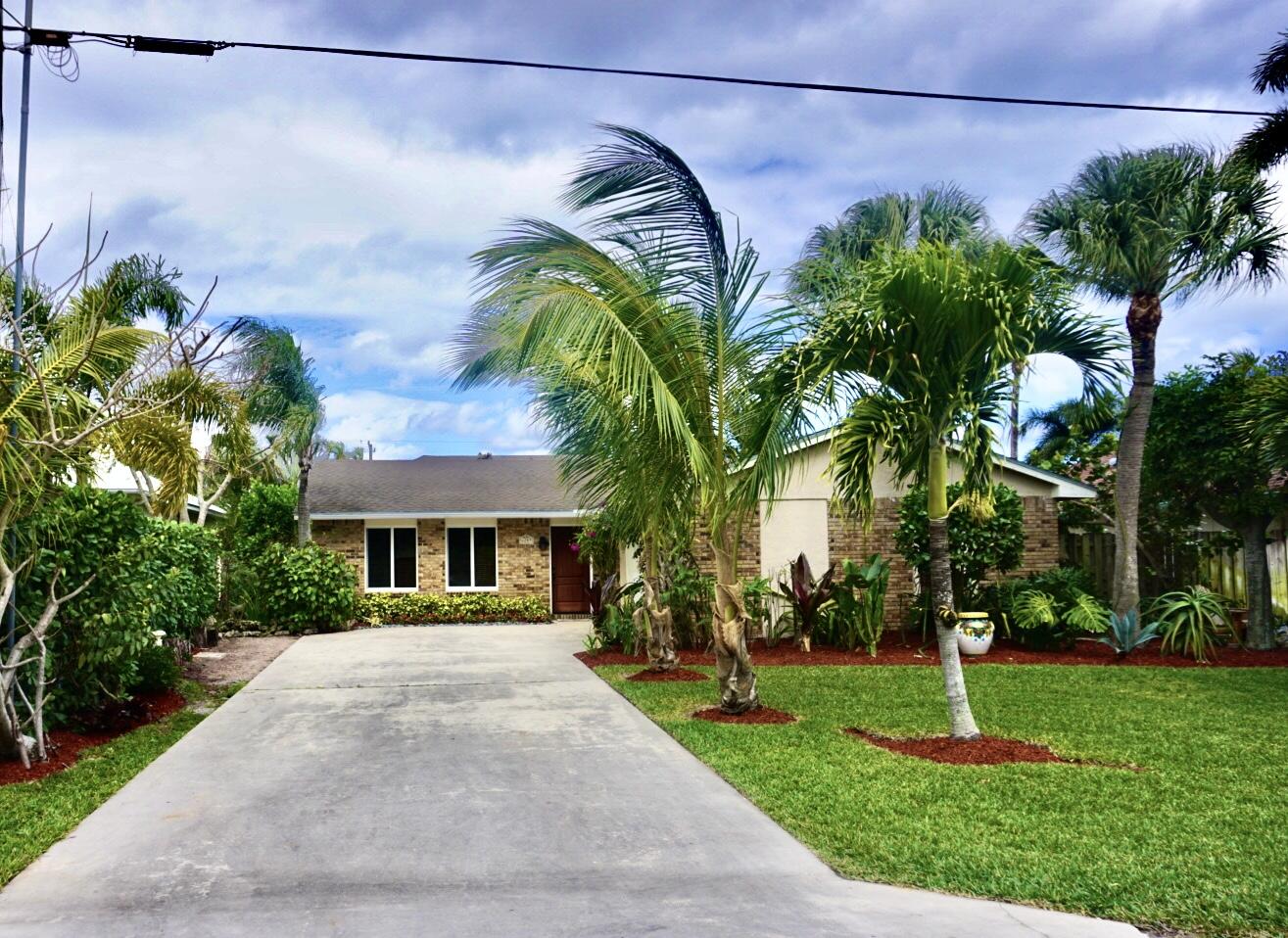 6259 Garrett Street Jupiter, FL 33458 - Photo 2 of 19 2EF61A55-CF08-4970-B202-581369D566C1