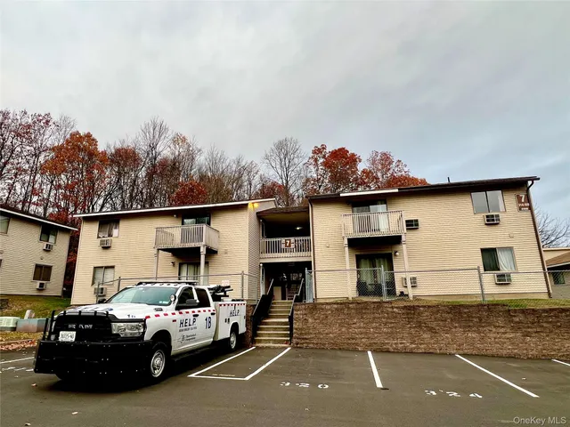 $215,000 | 326 Concord Lane, Middletown, NY 10940