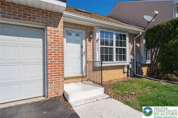 $350,000 | 2725 Victoria Lane, Easton, PA 18045