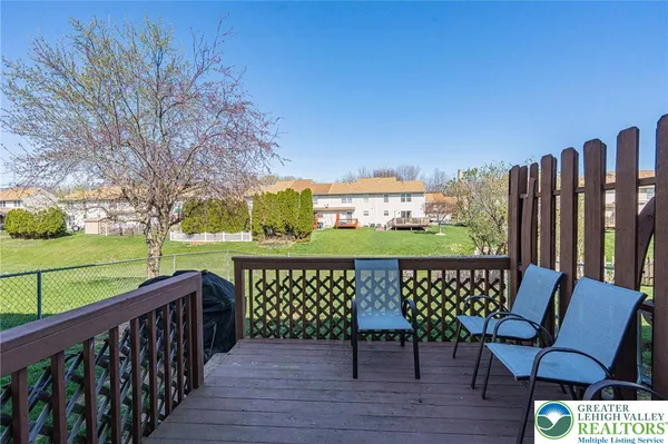 $350,000 | 2725 Victoria Lane, Easton, PA 18045