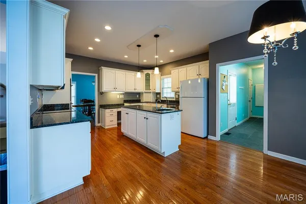 $525,000 | 2420 Kent Drive, Cape Girardeau, MO 63701