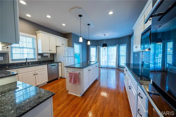 $525,000 | 2420 Kent Drive, Cape Girardeau, MO 63701