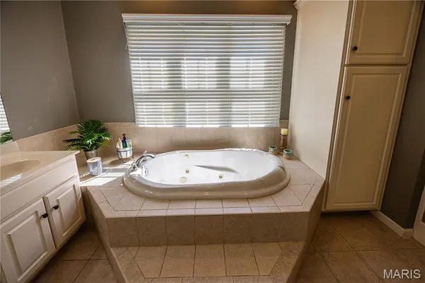 $525,000 | 2420 Kent Drive, Cape Girardeau, MO 63701