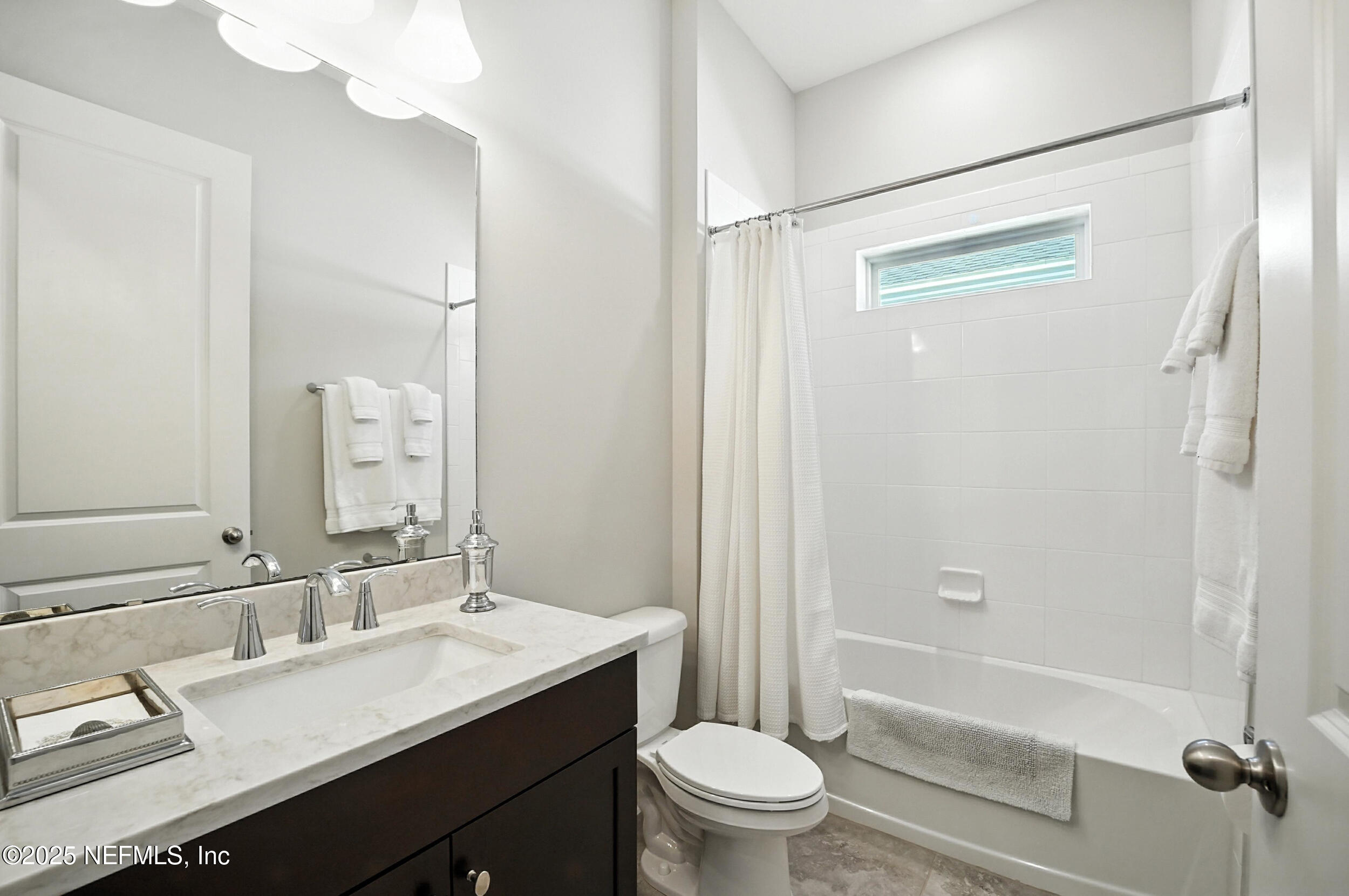 300 Shadow Rdg Trail Ponte Vedra, FL 32081 - Photo 18 of 47 Hall Bathroom