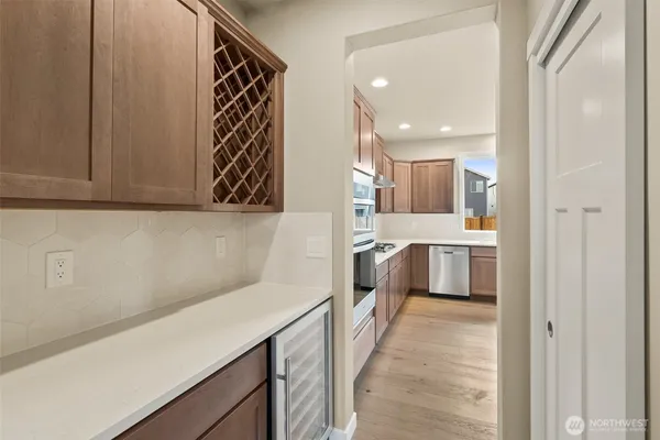 $689,950 | 9001 Wyatt Court Southeast, Tumwater, WA 98501