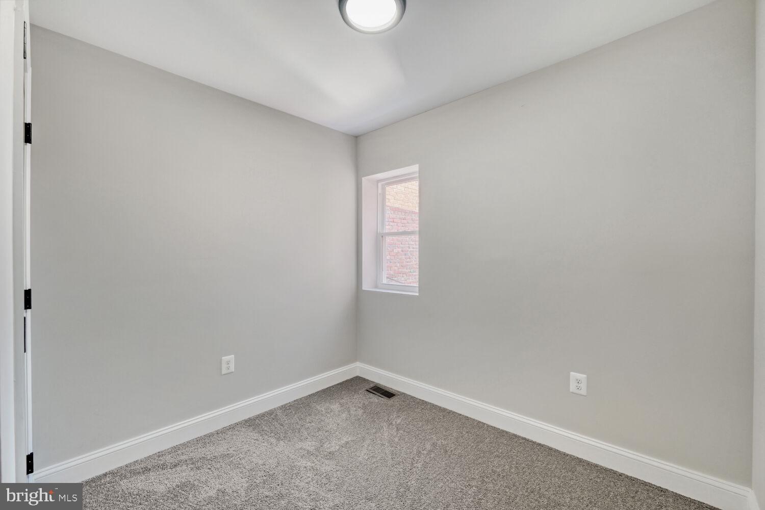 4003 Woodridge Road Baltimore, MD 21229 - Photo 15 of 22 Gallery Image 15