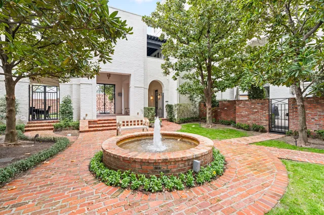 $2,000,000 | 3224 Bammel Lane, Houston, TX 77098