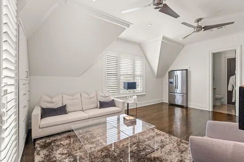 $2,000,000 | 3224 Bammel Lane, Houston, TX 77098