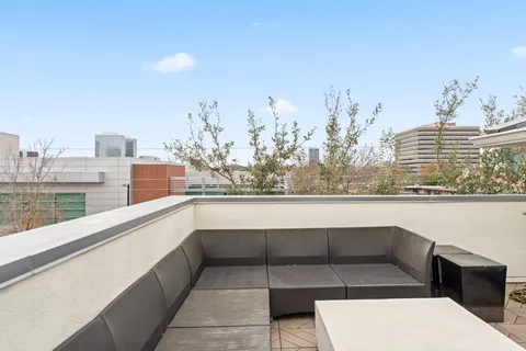 $2,000,000 | 3224 Bammel Lane, Houston, TX 77098