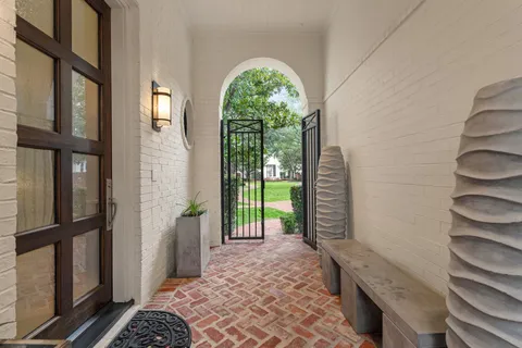 $2,000,000 | 3224 Bammel Lane, Houston, TX 77098