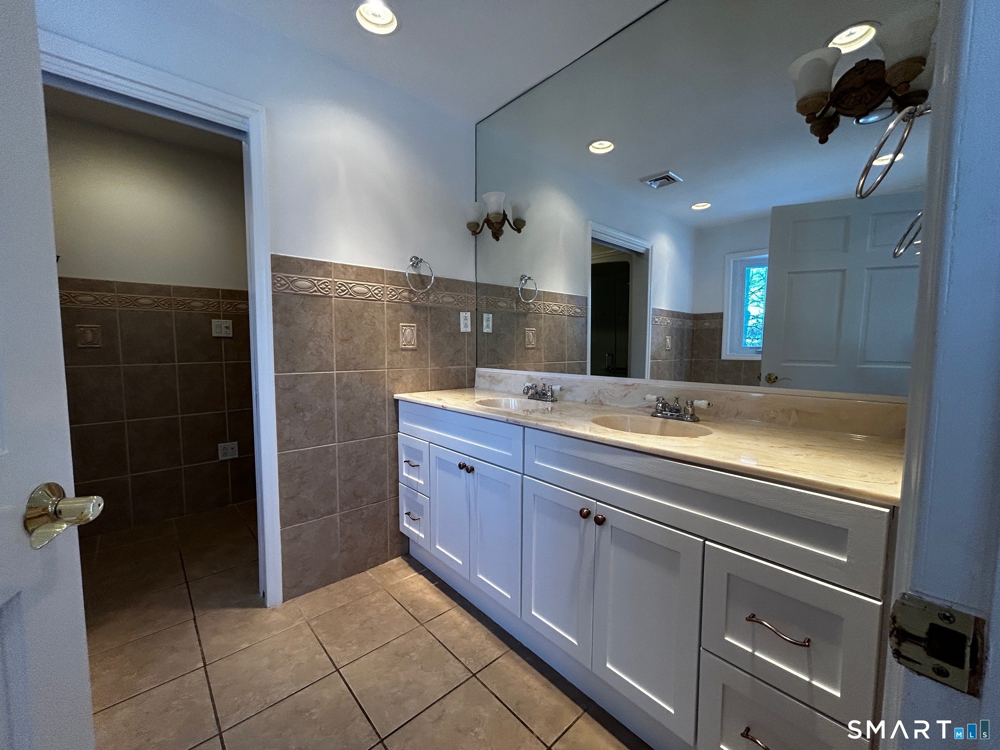 97 Godfrey Road Fairfield, CT 06825 - Photo 21 of 33