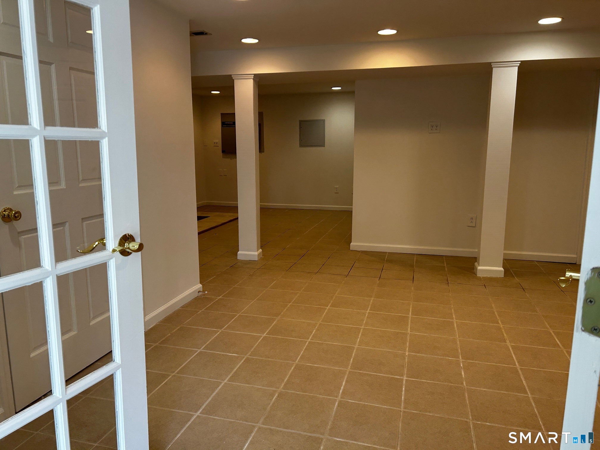 97 Godfrey Road Fairfield, CT 06825 - Photo 25 of 33 Family room.