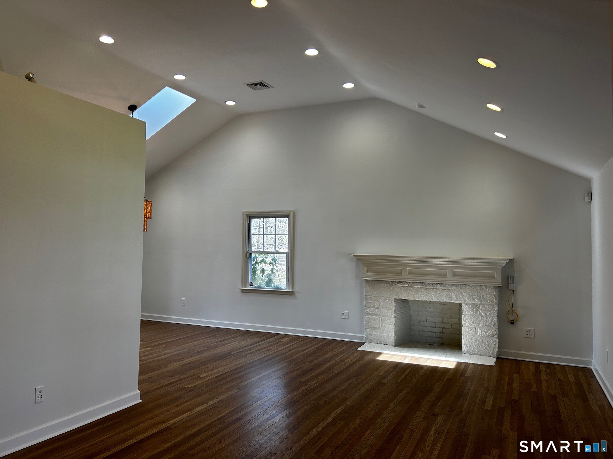 97 Godfrey Road Fairfield, CT 06825 - Photo 5 of 33 Living room area.