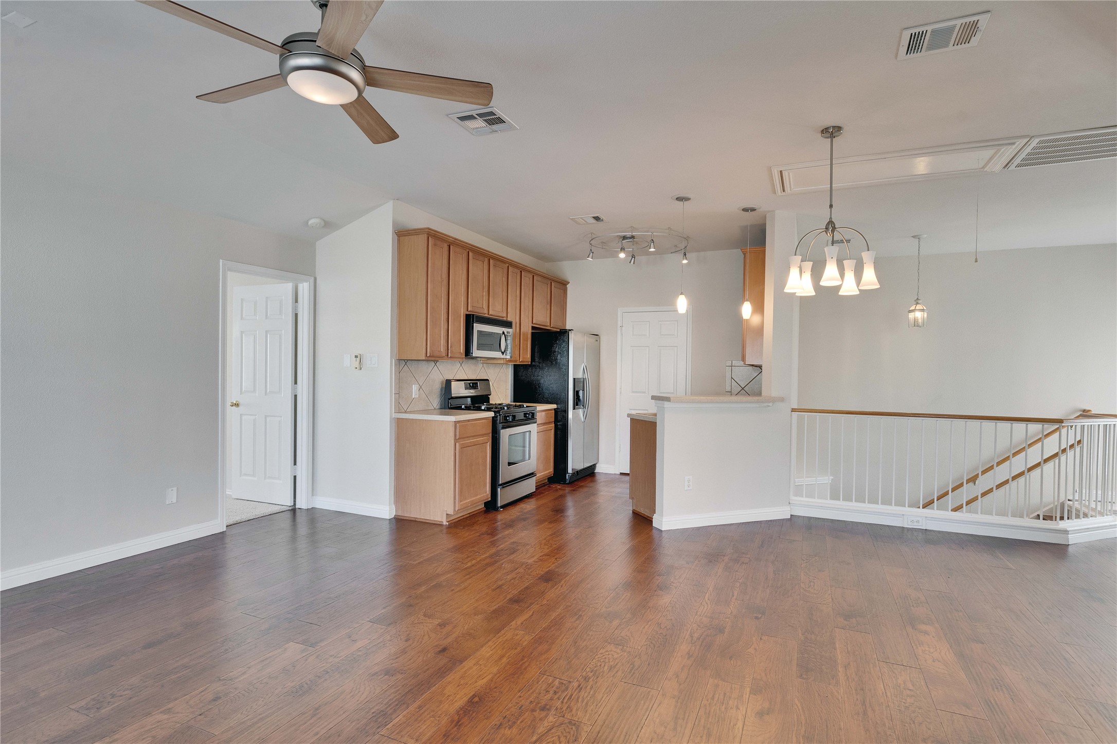 1900 Scofield Ridge Parkway, Unit 2701 Austin, TX 78727 - Photo 4 of 20