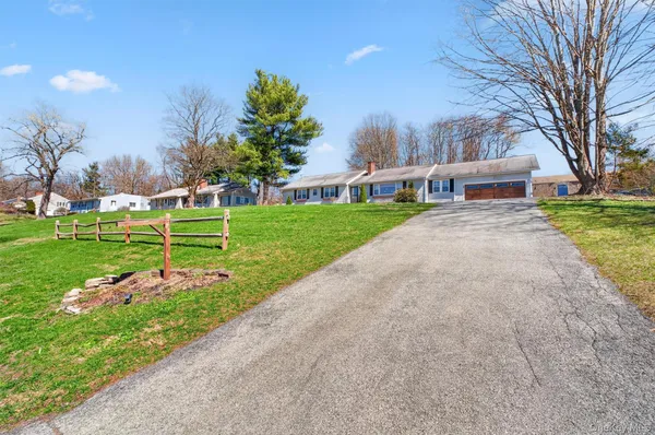 $3,500 | 49 Clover Hill Drive, Poughkeepsie, NY 12603