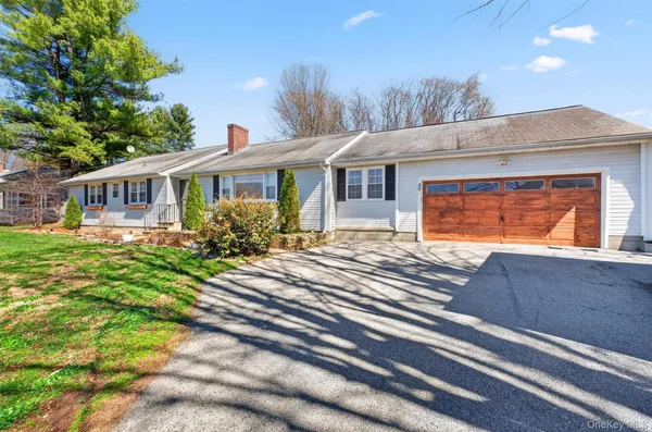 $3,500 | 49 Clover Hill Drive, Poughkeepsie, NY 12603