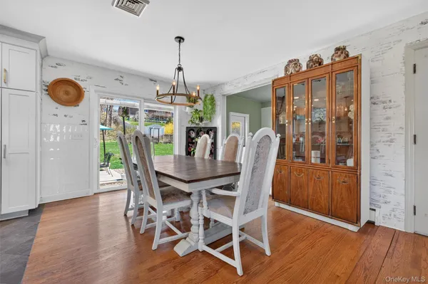 $3,500 | 49 Clover Hill Drive, Poughkeepsie, NY 12603