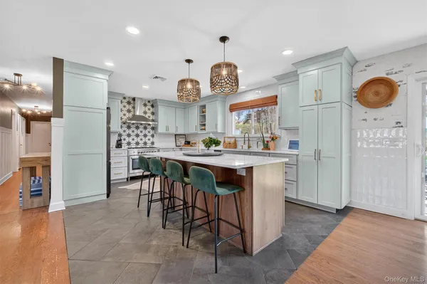 $3,500 | 49 Clover Hill Drive, Poughkeepsie, NY 12603